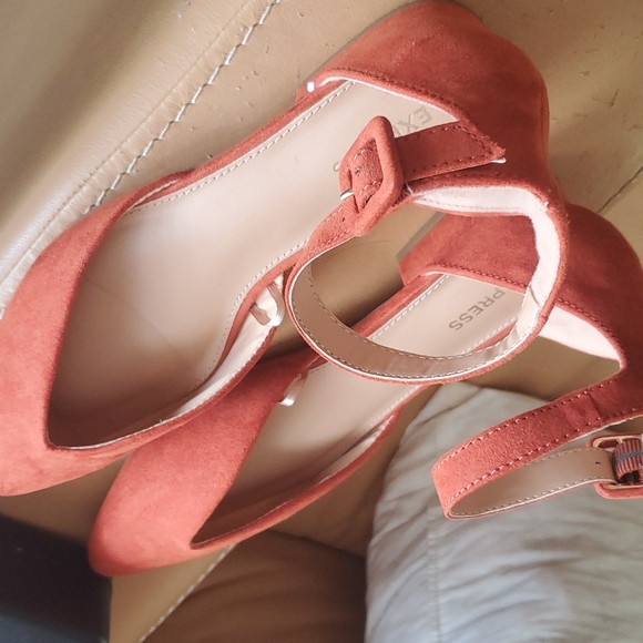 Express suede rust ankle strap flats - Picture 3 of 4